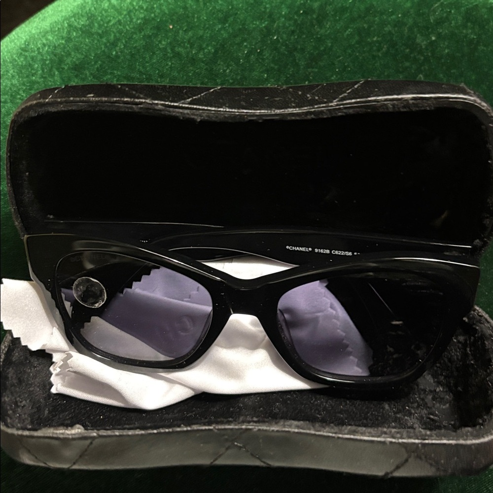 Black and Gold Sunglasses Cc